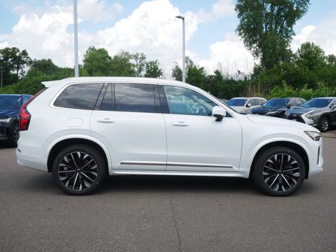 New 2026 Volvo XC90 T8 Plus AWD/4WD image 2