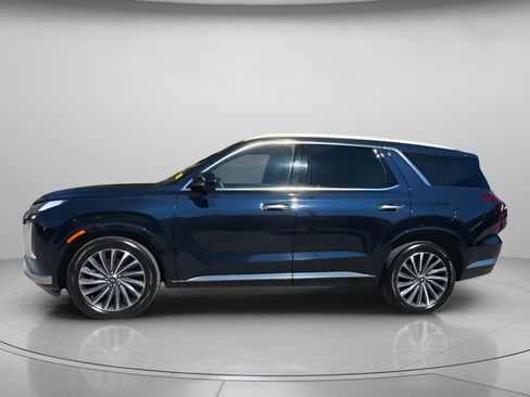 Used 2024 Hyundai Palisade Calligraphy image 15
