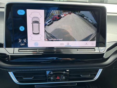 Used 2024 Volkswagen Atlas Cross Sport SE image 30