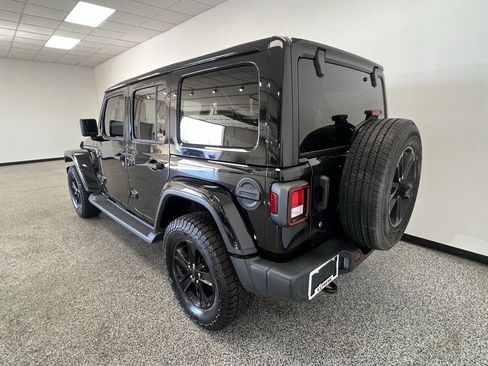 Used 2020 Jeep Wrangler Unlimited Sahara image 17