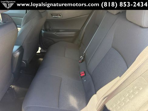 Used 2018 Toyota C-HR XLE FWD image 10