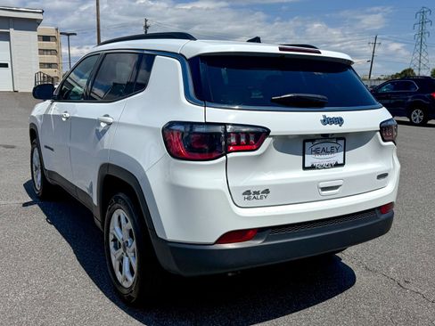 Used 2025 Jeep Compass Latitude AWD/4WD image 5