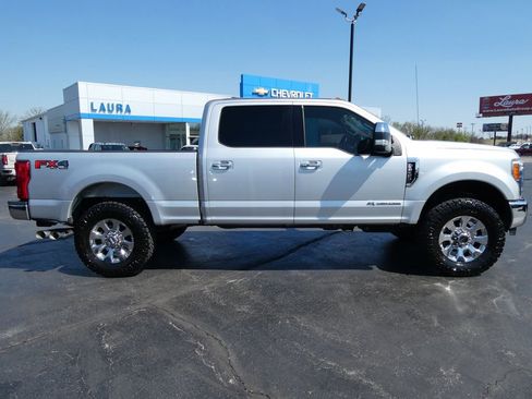 Used 2018 Ford F250 Lariat w/ Lariat Ultimate Package image 4