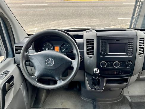 Used 2018 Mercedes-Benz Sprinter 2500 image 29