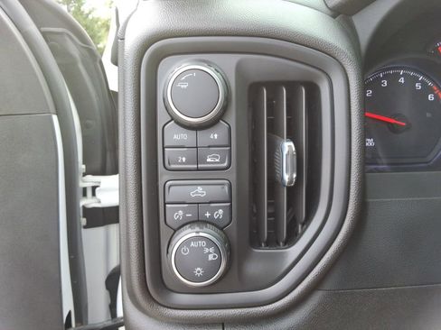 Certified 2022 Chevrolet Silverado 1500 Custom image 32