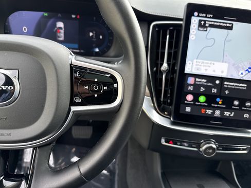 Used 2025 Volvo XC90 B6 Plus image 20