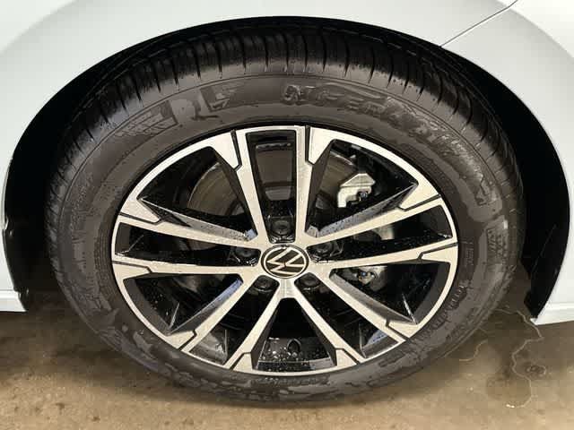 Used 2026 Volkswagen Jetta Sport FWD image 5