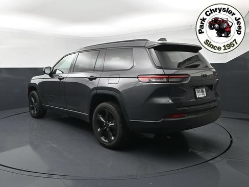 Used 2024 Jeep Grand Cherokee L Limited w/ Black Appearance Package AWD/4WD image 4