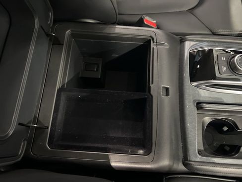 Certified 2024 Nissan Armada SV image 24