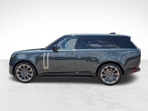 Used 2024 Land Rover Range Rover SE AWD/4WD image 2