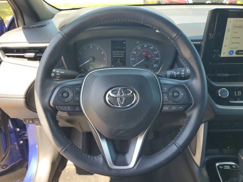 Used 2024 Toyota Corolla Cross AWD Hybrid w/ Moonroof Package image 15