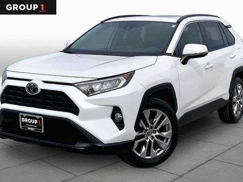 Used 2021 Toyota RAV4 XLE Premium FWD image 1