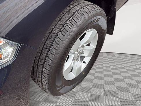 Used 2019 RAM 1500 Express AWD/4WD image 5