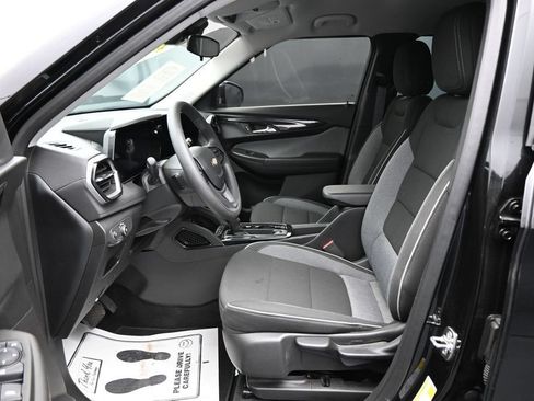 Used 2026 Chevrolet TrailBlazer LT AWD/4WD image 9
