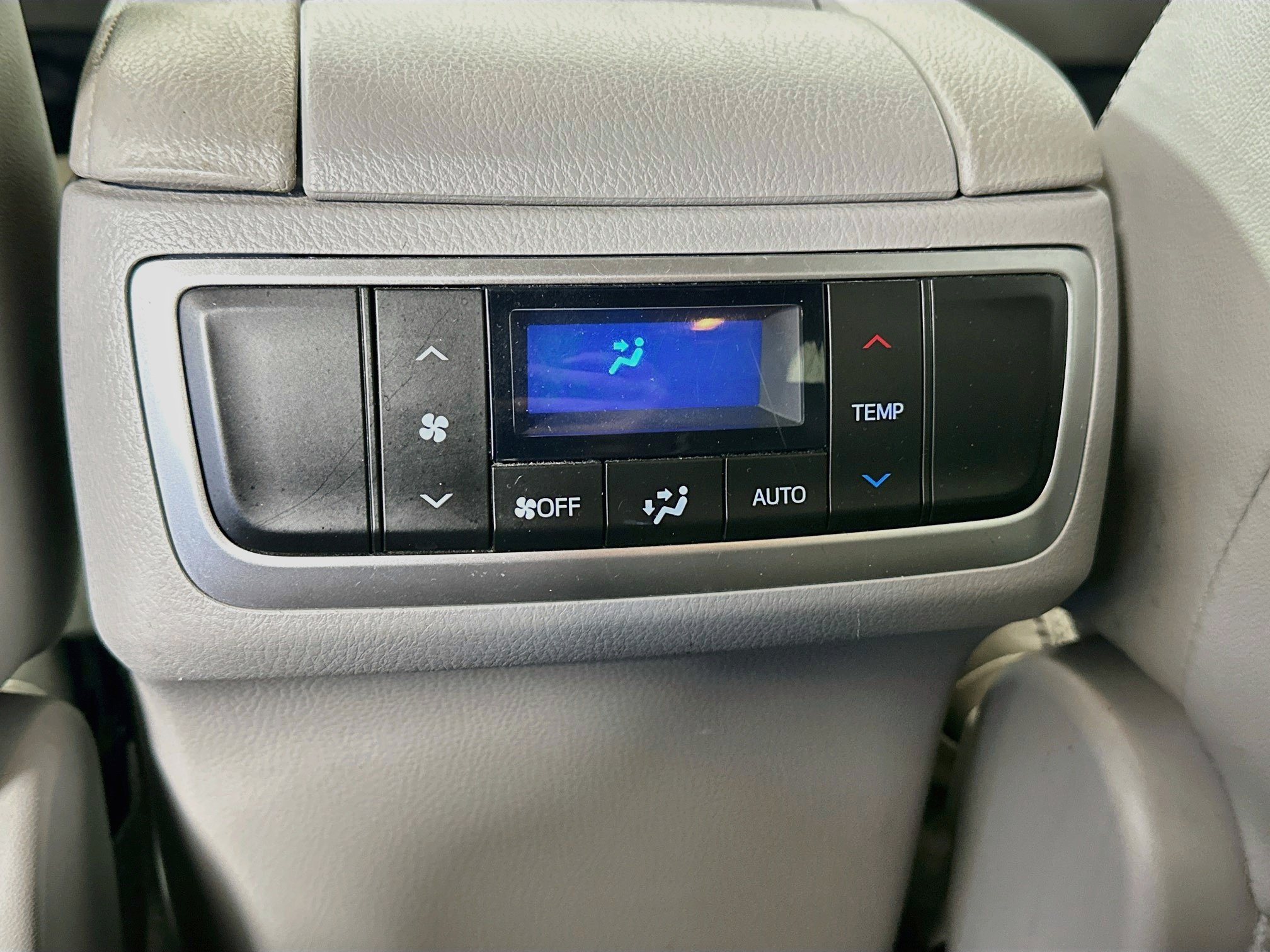 Used 2019 Toyota Highlander Limited w/ Carpet Mat Package (TMS) AWD/4WD image 27
