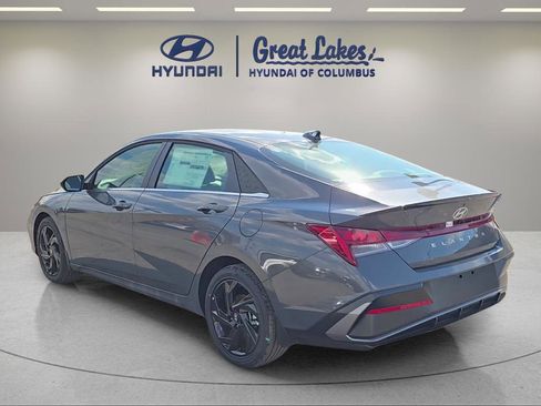 New 2026 Hyundai Elantra SEL Sport Premium FWD image 4