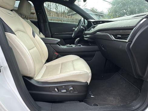 Used 2022 Cadillac XT4 Sport image 28