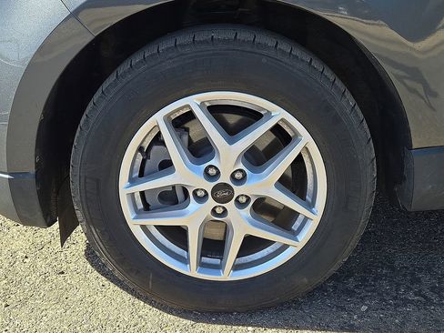 Used 2024 Ford Edge SEL image 11