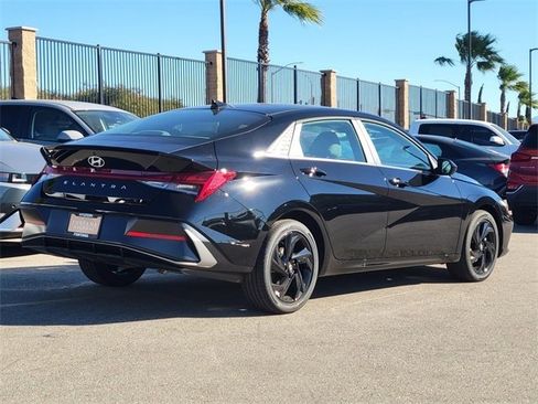New 2026 Hyundai Elantra SEL Sport Premium image 2