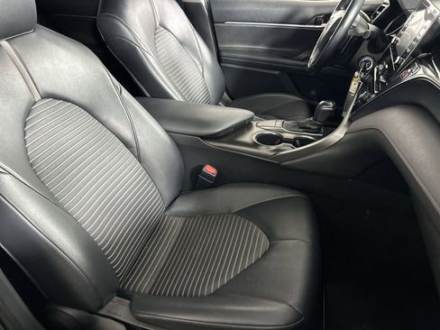 Used 2022 Toyota Camry SE image 25