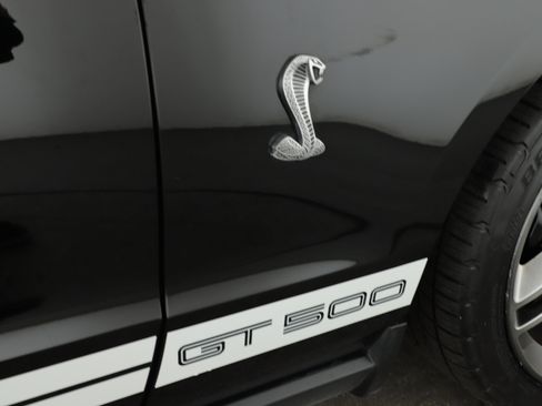 Used 2010 Ford Mustang Shelby GT500 image 5
