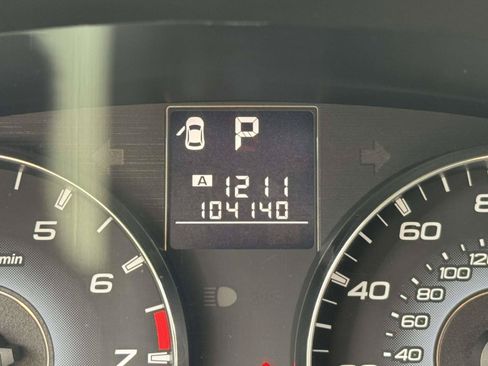 Used 2010 Subaru Outback 3.6R Limited AWD/4WD image 27