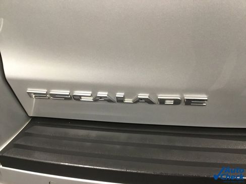 Used 2017 Cadillac Escalade Luxury image 15