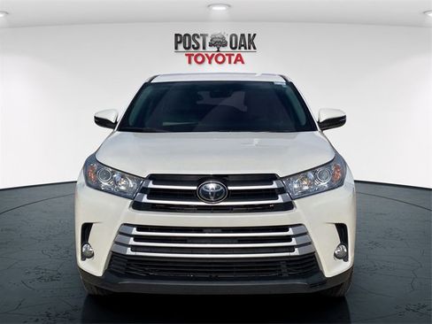 Used 2019 Toyota Highlander Plus image 2