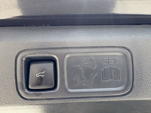 Used 2023 Ford Expedition Limited AWD/4WD image 30