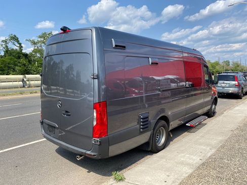 Used 2022 Mercedes-Benz Sprinter 4500 w/ Parking Package image 5