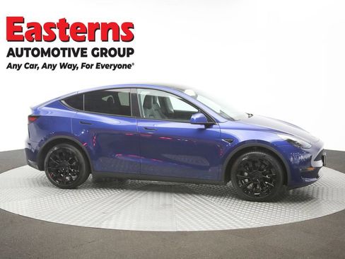 Used 2023 Tesla Model Y Long Range AWD/4WD image 41