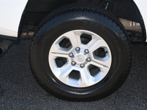 Certified 2022 Toyota Tacoma SR image 20