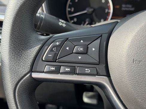 Used 2025 Nissan Altima 2.5 SV FWD image 23