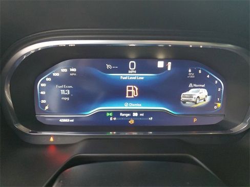 Used 2022 Chevrolet Suburban RST w/ Luxury Package image 16