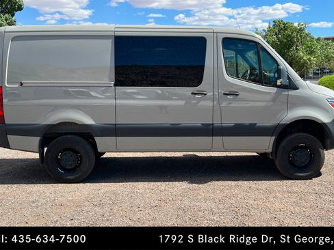 Used 2025 Mercedes-Benz Sprinter 2500 image 6