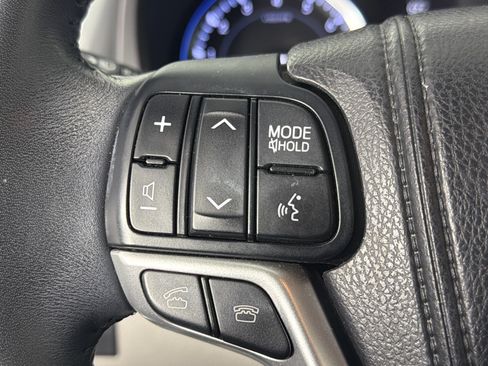 Used 2015 Toyota Highlander Limited w/ Driver Technology Package FWD image 24