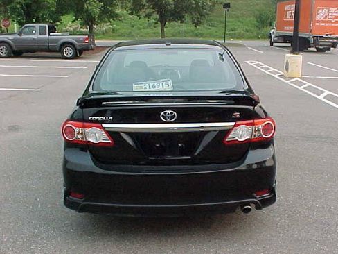 Used 2013 Toyota Corolla S w/ Premium Pkg FWD image 8