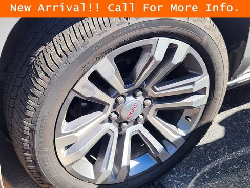 Used 2015 GMC Yukon XL Denali w/ Premium Package AWD/4WD image 9
