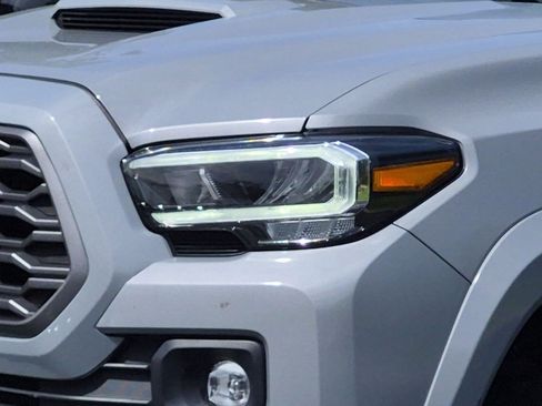 Used 2021 Toyota Tacoma TRD Sport w/ TRD Premium Sport Package AWD/4WD image 6