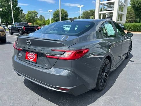 Used 2025 Toyota Camry SE FWD image 7