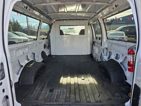 Used 2002 Ford E-250 and Econoline 250 E-250 image 12
