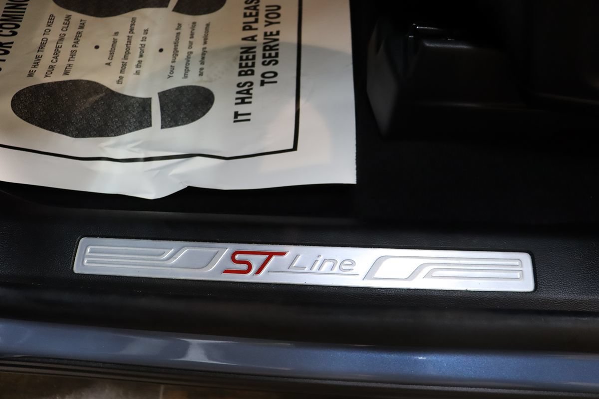 Used 2025 Ford Explorer ST-Line RWD image 30