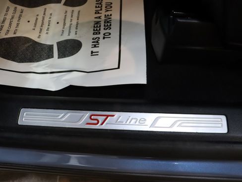 Used 2025 Ford Explorer ST-Line RWD image 30