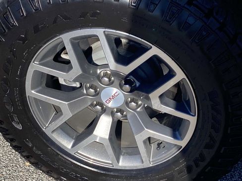 Used 2022 GMC Canyon AT4 w/ Trailering Package image 23