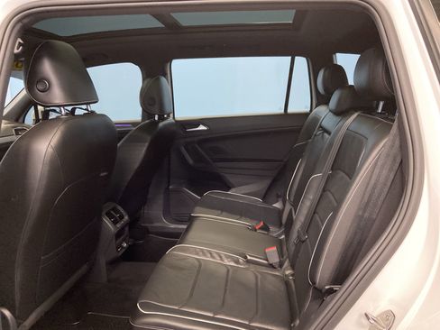 Used 2022 Volkswagen Tiguan SEL R-Line image 26