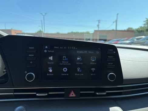 Used 2023 Hyundai Elantra SEL image 21