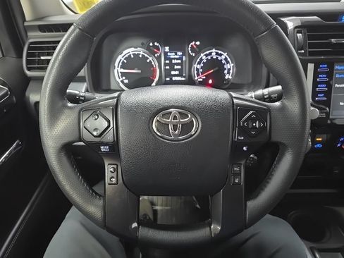 Used 2021 Toyota 4Runner TRD Off-Road Premium w/ Moonroof Package AWD/4WD image 20