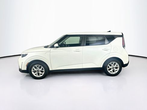 Used 2025 Kia Soul LX w/ LX Technology Package FWD image 4