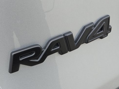 Used 2025 Toyota RAV4 XLE w/ Convenience Package FWD image 12