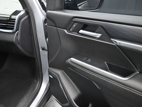 Used 2025 GMC Acadia Elevation FWD image 20